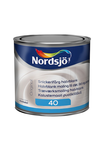 Burk med Nordsjö snickerifärg halvblank, etikett med text på flera språk och siffran 40.
