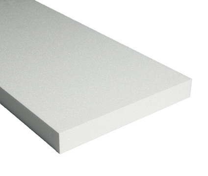 Vit rektangulär cellplastskiva mot grå bakgrund.