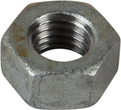 Sexkantsmutter i metall med en gängad insida, visar viss ytpatina.