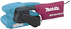 Bärbar bandslipmaskin med blå kropp och röd dammpåse med vit text "Makita PART NO.1225438".