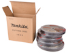 Kartong med texten "Makita Cutting Disc Inox" bredvid en stapel skärskivor.