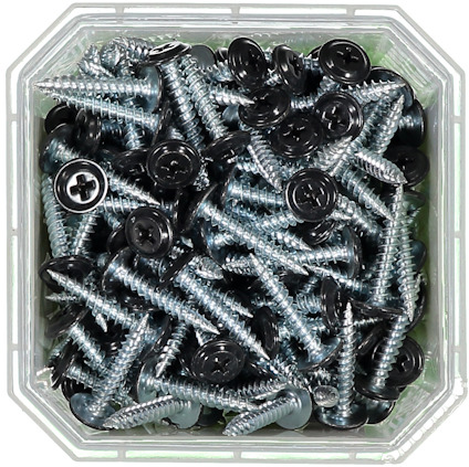 Kvadratisk förpackning fylld med metallskruvar med svarta skruvhuvuden och stjärnformade skruvdragare.