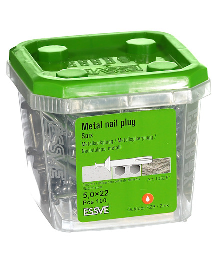 Plastburk med grönt lock innehållande 100 metallspikpluggar, märkning "ESSVE" och produktinformation på etikett.
