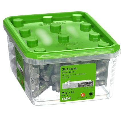 Plastlåda med grönt lock innehållande skruv, etikett med text: "Stud anchor Golden Anchor M10 x 75, pcs 50, ESSVE".