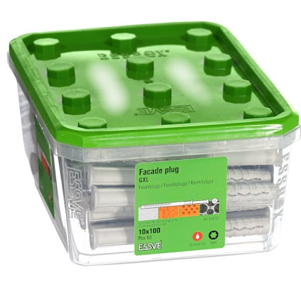 Plastlåda med grönt lock innehållande Essve 6XL fasadplugg, 50 stycken.